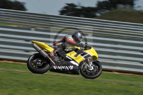 Motorcycle action photographs;Trackday digital images;event digital images;eventdigitalimages;no limits trackday;peter wileman photography;snetterton;snetterton circuit norfolk;snetterton photographs;trackday;trackday photos