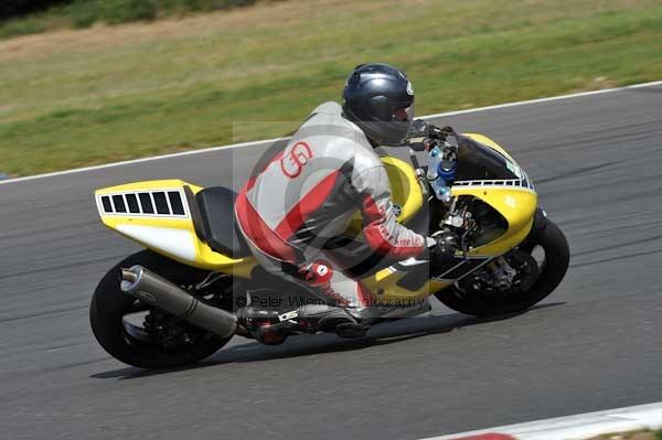 Motorcycle action photographs;Trackday digital images;event digital images;eventdigitalimages;no limits trackday;peter wileman photography;snetterton;snetterton circuit norfolk;snetterton photographs;trackday;trackday photos