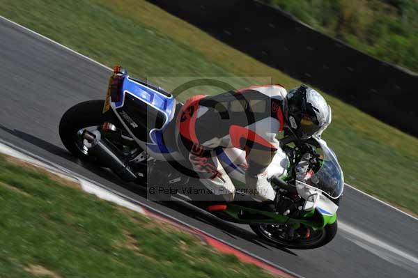 Motorcycle action photographs;Trackday digital images;event digital images;eventdigitalimages;no limits trackday;peter wileman photography;snetterton;snetterton circuit norfolk;snetterton photographs;trackday;trackday photos
