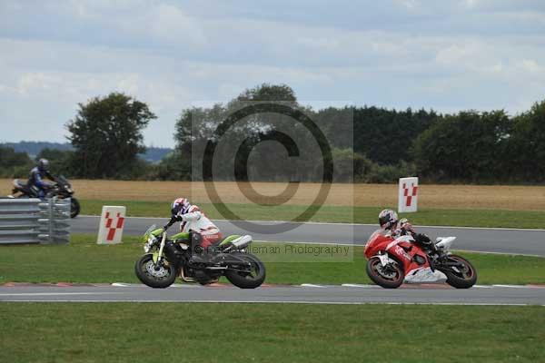 Motorcycle action photographs;Trackday digital images;event digital images;eventdigitalimages;no limits trackday;peter wileman photography;snetterton;snetterton circuit norfolk;snetterton photographs;trackday;trackday photos