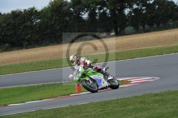 Motorcycle action photographs;Trackday digital images;event digital images;eventdigitalimages;no limits trackday;peter wileman photography;snetterton;snetterton circuit norfolk;snetterton photographs;trackday;trackday photos