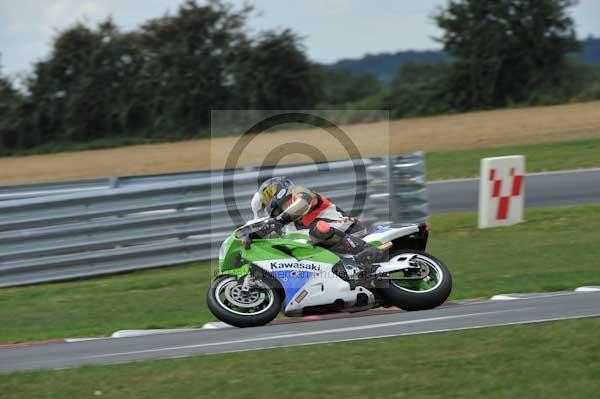 Motorcycle action photographs;Trackday digital images;event digital images;eventdigitalimages;no limits trackday;peter wileman photography;snetterton;snetterton circuit norfolk;snetterton photographs;trackday;trackday photos