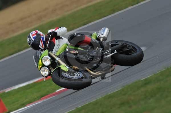Motorcycle action photographs;Trackday digital images;event digital images;eventdigitalimages;no limits trackday;peter wileman photography;snetterton;snetterton circuit norfolk;snetterton photographs;trackday;trackday photos