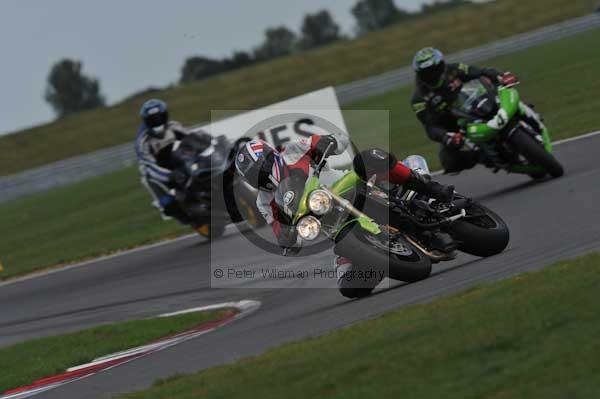 Motorcycle action photographs;Trackday digital images;event digital images;eventdigitalimages;no limits trackday;peter wileman photography;snetterton;snetterton circuit norfolk;snetterton photographs;trackday;trackday photos