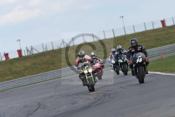 Motorcycle action photographs;Trackday digital images;event digital images;eventdigitalimages;no limits trackday;peter wileman photography;snetterton;snetterton circuit norfolk;snetterton photographs;trackday;trackday photos
