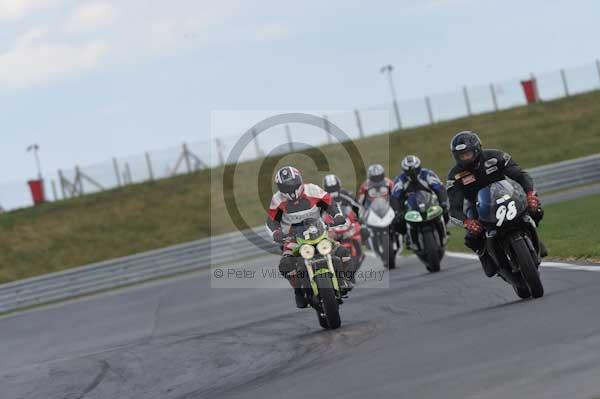 Motorcycle action photographs;Trackday digital images;event digital images;eventdigitalimages;no limits trackday;peter wileman photography;snetterton;snetterton circuit norfolk;snetterton photographs;trackday;trackday photos