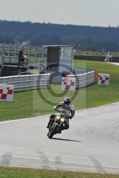 Motorcycle action photographs;Trackday digital images;event digital images;eventdigitalimages;no limits trackday;peter wileman photography;snetterton;snetterton circuit norfolk;snetterton photographs;trackday;trackday photos