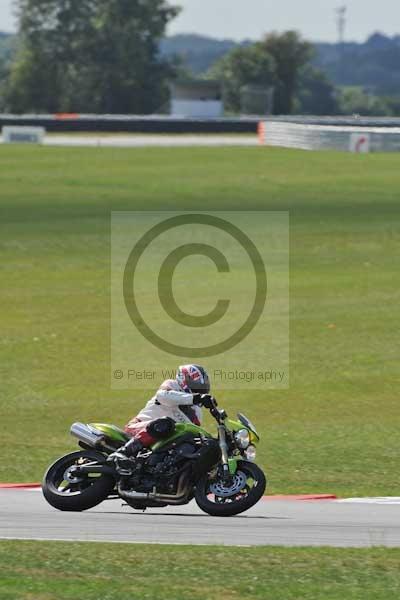 Motorcycle action photographs;Trackday digital images;event digital images;eventdigitalimages;no limits trackday;peter wileman photography;snetterton;snetterton circuit norfolk;snetterton photographs;trackday;trackday photos