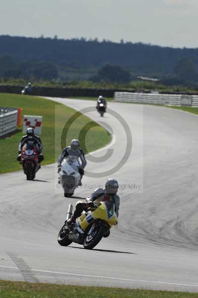 Motorcycle action photographs;Trackday digital images;event digital images;eventdigitalimages;no limits trackday;peter wileman photography;snetterton;snetterton circuit norfolk;snetterton photographs;trackday;trackday photos
