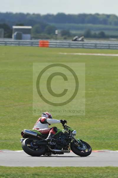 Motorcycle action photographs;Trackday digital images;event digital images;eventdigitalimages;no limits trackday;peter wileman photography;snetterton;snetterton circuit norfolk;snetterton photographs;trackday;trackday photos