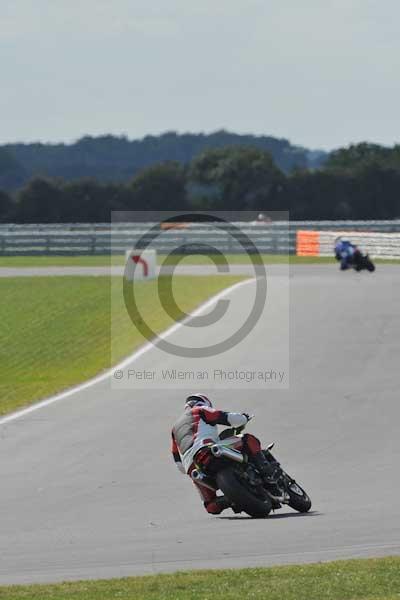 Motorcycle action photographs;Trackday digital images;event digital images;eventdigitalimages;no limits trackday;peter wileman photography;snetterton;snetterton circuit norfolk;snetterton photographs;trackday;trackday photos