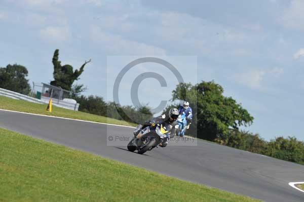 Motorcycle action photographs;Trackday digital images;event digital images;eventdigitalimages;no limits trackday;peter wileman photography;snetterton;snetterton circuit norfolk;snetterton photographs;trackday;trackday photos