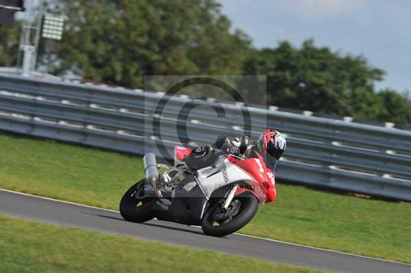 Motorcycle action photographs;Trackday digital images;event digital images;eventdigitalimages;no limits trackday;peter wileman photography;snetterton;snetterton circuit norfolk;snetterton photographs;trackday;trackday photos