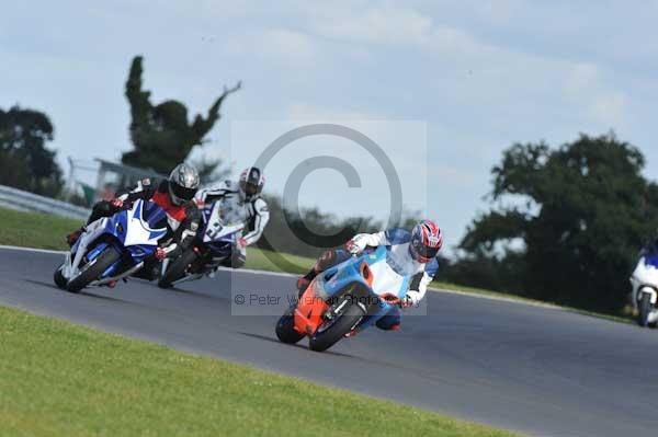 Motorcycle action photographs;Trackday digital images;event digital images;eventdigitalimages;no limits trackday;peter wileman photography;snetterton;snetterton circuit norfolk;snetterton photographs;trackday;trackday photos