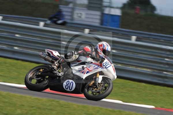 Motorcycle action photographs;Trackday digital images;event digital images;eventdigitalimages;no limits trackday;peter wileman photography;snetterton;snetterton circuit norfolk;snetterton photographs;trackday;trackday photos