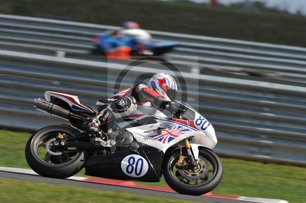 Motorcycle action photographs;Trackday digital images;event digital images;eventdigitalimages;no limits trackday;peter wileman photography;snetterton;snetterton circuit norfolk;snetterton photographs;trackday;trackday photos