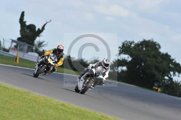 Motorcycle action photographs;Trackday digital images;event digital images;eventdigitalimages;no limits trackday;peter wileman photography;snetterton;snetterton circuit norfolk;snetterton photographs;trackday;trackday photos
