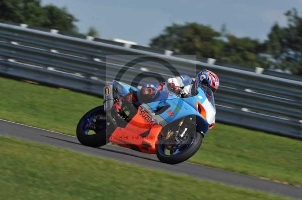 Motorcycle action photographs;Trackday digital images;event digital images;eventdigitalimages;no limits trackday;peter wileman photography;snetterton;snetterton circuit norfolk;snetterton photographs;trackday;trackday photos