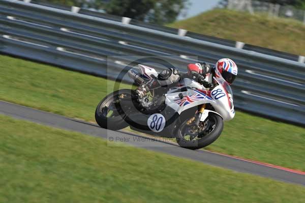 Motorcycle action photographs;Trackday digital images;event digital images;eventdigitalimages;no limits trackday;peter wileman photography;snetterton;snetterton circuit norfolk;snetterton photographs;trackday;trackday photos