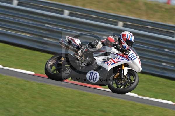 Motorcycle action photographs;Trackday digital images;event digital images;eventdigitalimages;no limits trackday;peter wileman photography;snetterton;snetterton circuit norfolk;snetterton photographs;trackday;trackday photos