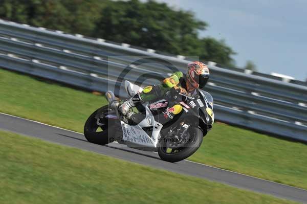 Motorcycle action photographs;Trackday digital images;event digital images;eventdigitalimages;no limits trackday;peter wileman photography;snetterton;snetterton circuit norfolk;snetterton photographs;trackday;trackday photos