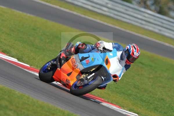 Motorcycle action photographs;Trackday digital images;event digital images;eventdigitalimages;no limits trackday;peter wileman photography;snetterton;snetterton circuit norfolk;snetterton photographs;trackday;trackday photos