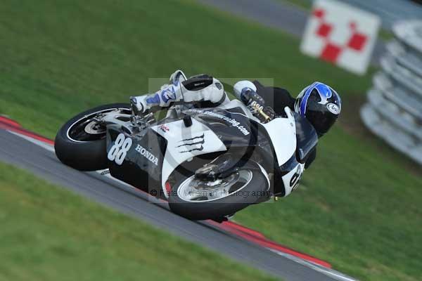 Motorcycle action photographs;Trackday digital images;event digital images;eventdigitalimages;no limits trackday;peter wileman photography;snetterton;snetterton circuit norfolk;snetterton photographs;trackday;trackday photos