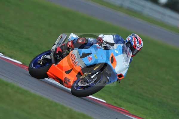 Motorcycle action photographs;Trackday digital images;event digital images;eventdigitalimages;no limits trackday;peter wileman photography;snetterton;snetterton circuit norfolk;snetterton photographs;trackday;trackday photos