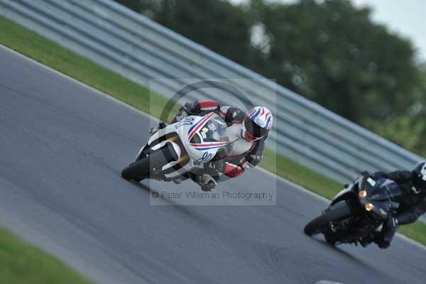 Motorcycle action photographs;Trackday digital images;event digital images;eventdigitalimages;no limits trackday;peter wileman photography;snetterton;snetterton circuit norfolk;snetterton photographs;trackday;trackday photos