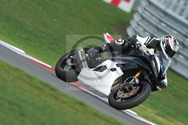 Motorcycle action photographs;Trackday digital images;event digital images;eventdigitalimages;no limits trackday;peter wileman photography;snetterton;snetterton circuit norfolk;snetterton photographs;trackday;trackday photos