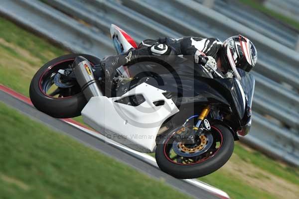 Motorcycle action photographs;Trackday digital images;event digital images;eventdigitalimages;no limits trackday;peter wileman photography;snetterton;snetterton circuit norfolk;snetterton photographs;trackday;trackday photos