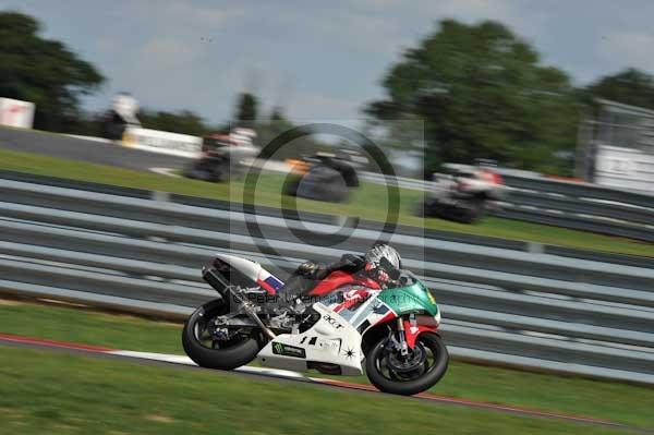 Motorcycle action photographs;Trackday digital images;event digital images;eventdigitalimages;no limits trackday;peter wileman photography;snetterton;snetterton circuit norfolk;snetterton photographs;trackday;trackday photos