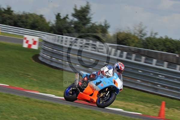 Motorcycle action photographs;Trackday digital images;event digital images;eventdigitalimages;no limits trackday;peter wileman photography;snetterton;snetterton circuit norfolk;snetterton photographs;trackday;trackday photos