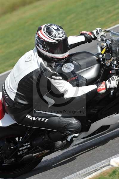 Motorcycle action photographs;Trackday digital images;event digital images;eventdigitalimages;no limits trackday;peter wileman photography;snetterton;snetterton circuit norfolk;snetterton photographs;trackday;trackday photos
