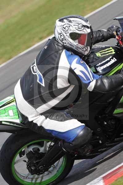 Motorcycle action photographs;Trackday digital images;event digital images;eventdigitalimages;no limits trackday;peter wileman photography;snetterton;snetterton circuit norfolk;snetterton photographs;trackday;trackday photos