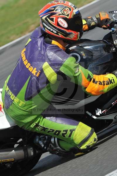 Motorcycle action photographs;Trackday digital images;event digital images;eventdigitalimages;no limits trackday;peter wileman photography;snetterton;snetterton circuit norfolk;snetterton photographs;trackday;trackday photos
