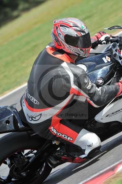 Motorcycle action photographs;Trackday digital images;event digital images;eventdigitalimages;no limits trackday;peter wileman photography;snetterton;snetterton circuit norfolk;snetterton photographs;trackday;trackday photos