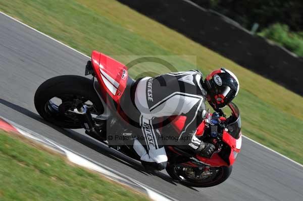 Motorcycle action photographs;Trackday digital images;event digital images;eventdigitalimages;no limits trackday;peter wileman photography;snetterton;snetterton circuit norfolk;snetterton photographs;trackday;trackday photos