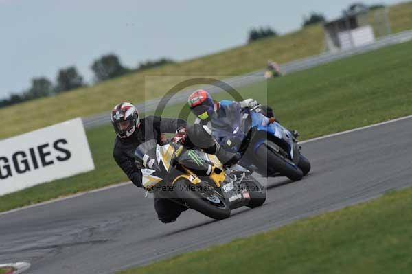Motorcycle action photographs;Trackday digital images;event digital images;eventdigitalimages;no limits trackday;peter wileman photography;snetterton;snetterton circuit norfolk;snetterton photographs;trackday;trackday photos