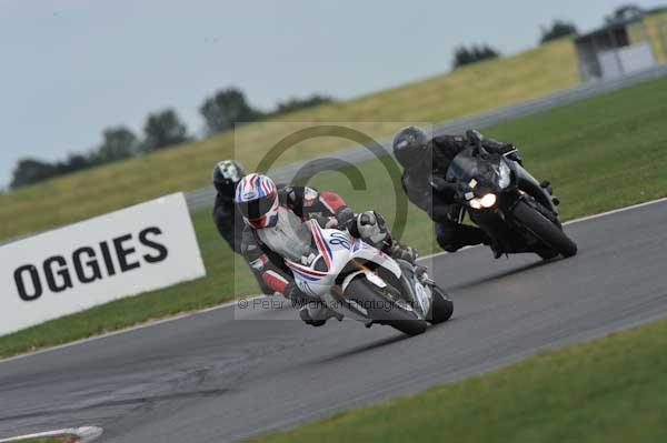 Motorcycle action photographs;Trackday digital images;event digital images;eventdigitalimages;no limits trackday;peter wileman photography;snetterton;snetterton circuit norfolk;snetterton photographs;trackday;trackday photos
