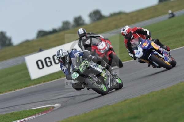 Motorcycle action photographs;Trackday digital images;event digital images;eventdigitalimages;no limits trackday;peter wileman photography;snetterton;snetterton circuit norfolk;snetterton photographs;trackday;trackday photos