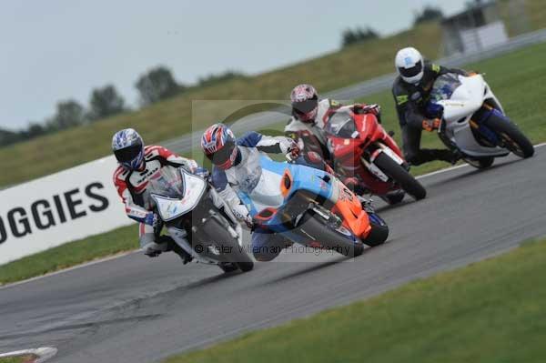 Motorcycle action photographs;Trackday digital images;event digital images;eventdigitalimages;no limits trackday;peter wileman photography;snetterton;snetterton circuit norfolk;snetterton photographs;trackday;trackday photos