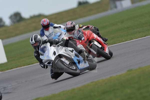 Motorcycle action photographs;Trackday digital images;event digital images;eventdigitalimages;no limits trackday;peter wileman photography;snetterton;snetterton circuit norfolk;snetterton photographs;trackday;trackday photos