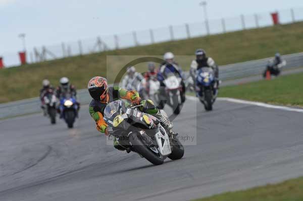 Motorcycle action photographs;Trackday digital images;event digital images;eventdigitalimages;no limits trackday;peter wileman photography;snetterton;snetterton circuit norfolk;snetterton photographs;trackday;trackday photos