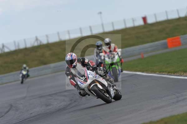 Motorcycle action photographs;Trackday digital images;event digital images;eventdigitalimages;no limits trackday;peter wileman photography;snetterton;snetterton circuit norfolk;snetterton photographs;trackday;trackday photos