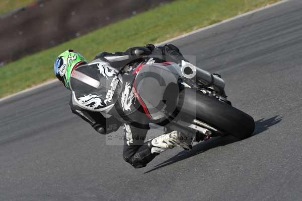 Motorcycle action photographs;Trackday digital images;event digital images;eventdigitalimages;no limits trackday;peter wileman photography;snetterton;snetterton circuit norfolk;snetterton photographs;trackday;trackday photos