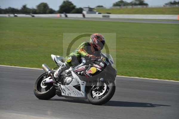 Motorcycle action photographs;Trackday digital images;event digital images;eventdigitalimages;no limits trackday;peter wileman photography;snetterton;snetterton circuit norfolk;snetterton photographs;trackday;trackday photos