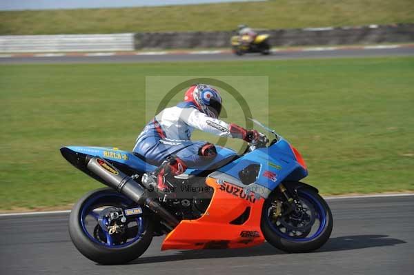 Motorcycle action photographs;Trackday digital images;event digital images;eventdigitalimages;no limits trackday;peter wileman photography;snetterton;snetterton circuit norfolk;snetterton photographs;trackday;trackday photos