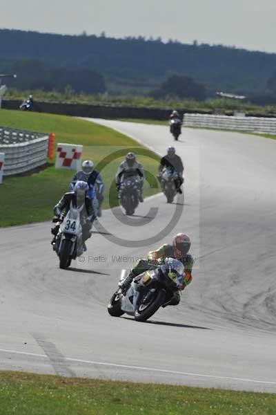 Motorcycle action photographs;Trackday digital images;event digital images;eventdigitalimages;no limits trackday;peter wileman photography;snetterton;snetterton circuit norfolk;snetterton photographs;trackday;trackday photos