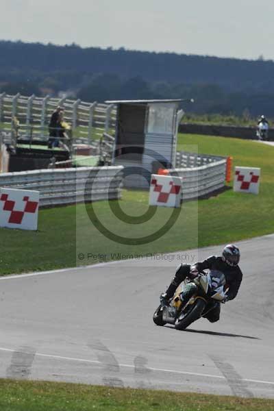 Motorcycle action photographs;Trackday digital images;event digital images;eventdigitalimages;no limits trackday;peter wileman photography;snetterton;snetterton circuit norfolk;snetterton photographs;trackday;trackday photos
